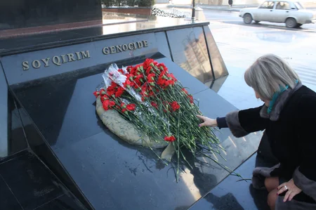 Казахстанская писательница: Я рада, что Казахстан и Азербайджан связывают узы добрососедства и братства