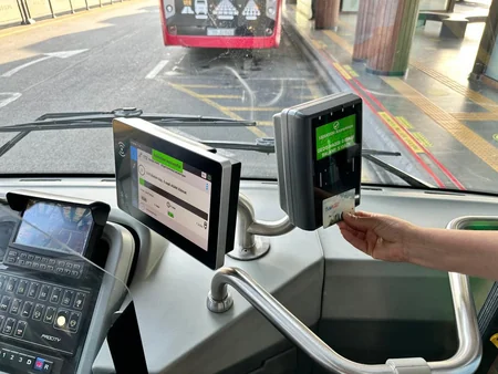 172 nömrəli marşrut xətti üzrə böyüktutumlu avtobuslar istifadəyə verilib