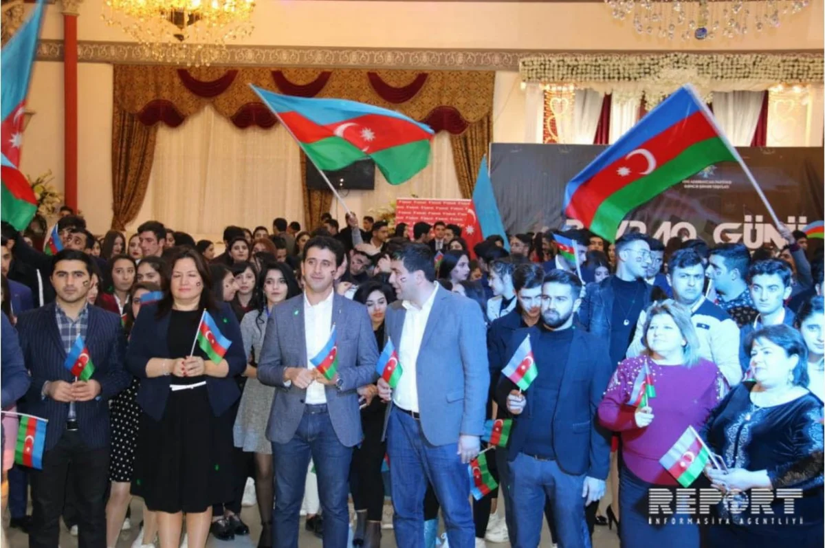 Gəncədə Bayraq günü münasibəti ilə əyləncəli tədbir keçirilib - VİDEO - FOTO