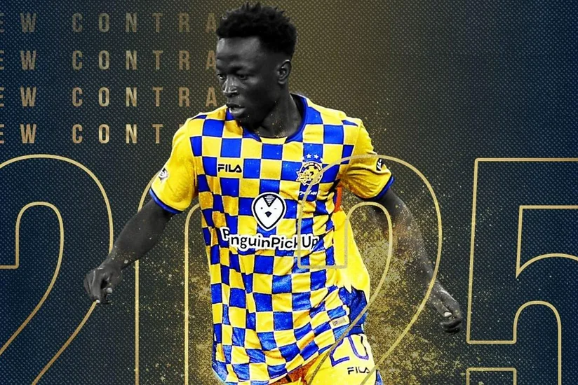 Zirənin rəqibi afrikalı futbolçu ilə müqaviləni yeniləyib