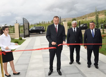​YAP-ın Ağsu rayon təşkilatının yeni inzibati binasının açılışı olub