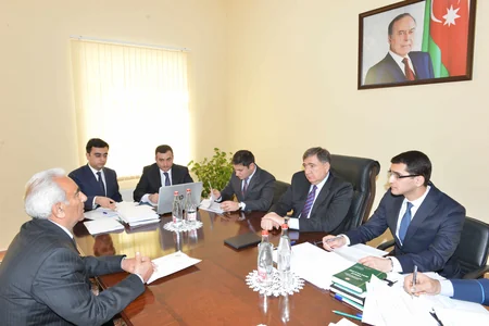 ​Vergilər naziri Oğuzda vətəndaşları qəbul edib