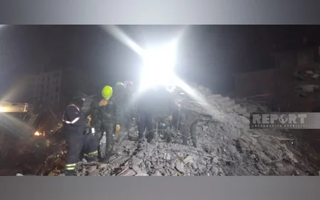 Kahramanmaraşda 12 fərqli nöqtədə əməliyyatlar aparan Azərbaycanın xilasediciləri 