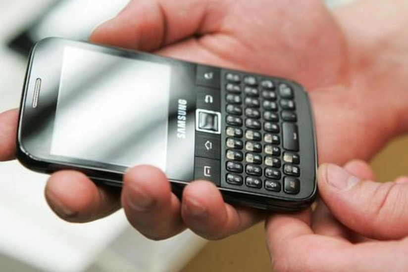 Bakıda qadın həbsdəki oğluna 2 mobil telefon ötürməyə cəhd edib