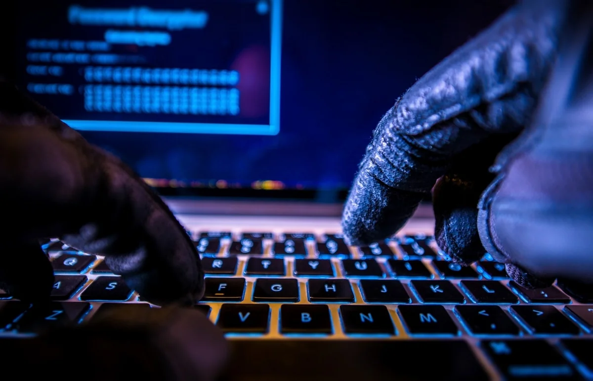 Оппозиционные хакеры взломали систему информации иранских аэропортов