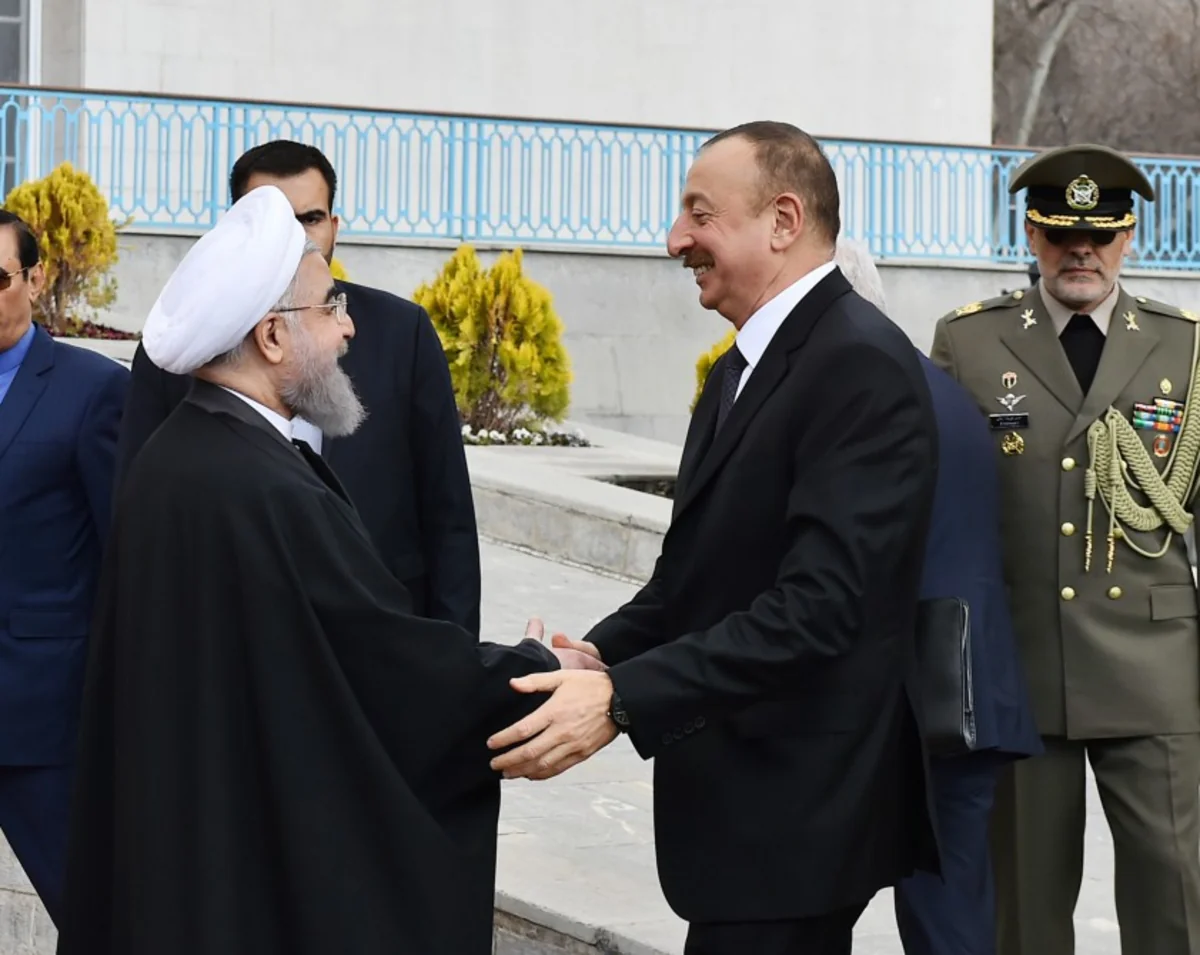 Həsən Ruhani: İran və Azərbaycan arasındakı əlaqələr sürətlə inkişaf edərək genişlənib