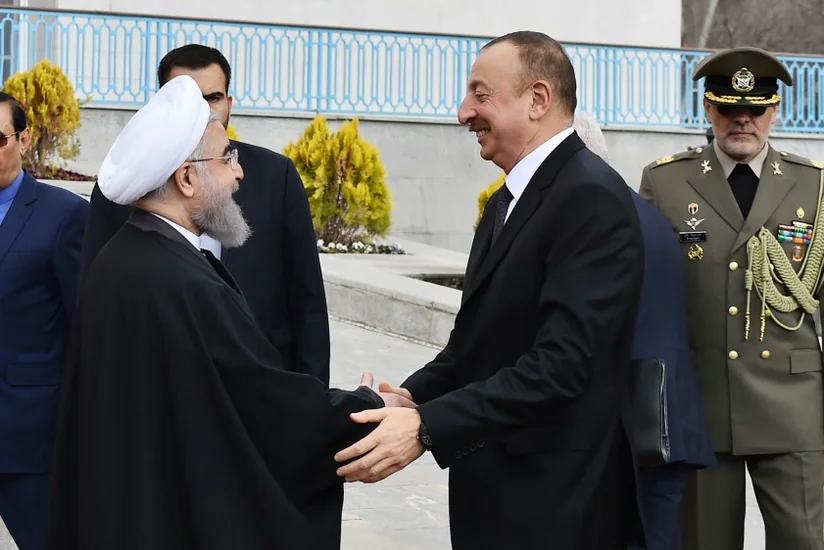 Həsən Ruhani: İran və Azərbaycan arasındakı əlaqələr sürətlə inkişaf edərək genişlənib