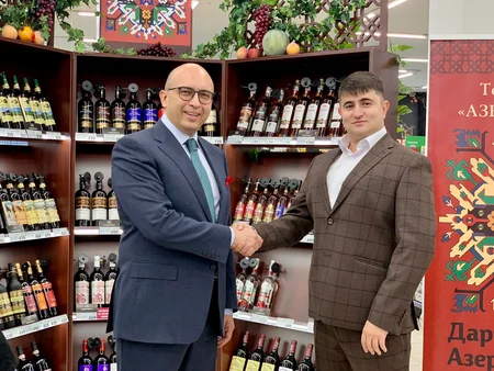 Voronejdə “Azərbaycan nemətləri” stendi açılıb