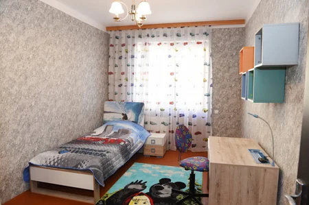 Azərbaycanın Birinci vitse-prezidenti Ramanada məcburi köçkün ailələri üçün inşa edilən yeni bina ilə tanış olub