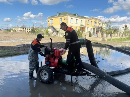 ​​​​​​​МЧС: В ряде районов завершены работы по откачке воды и эвакуации граждан