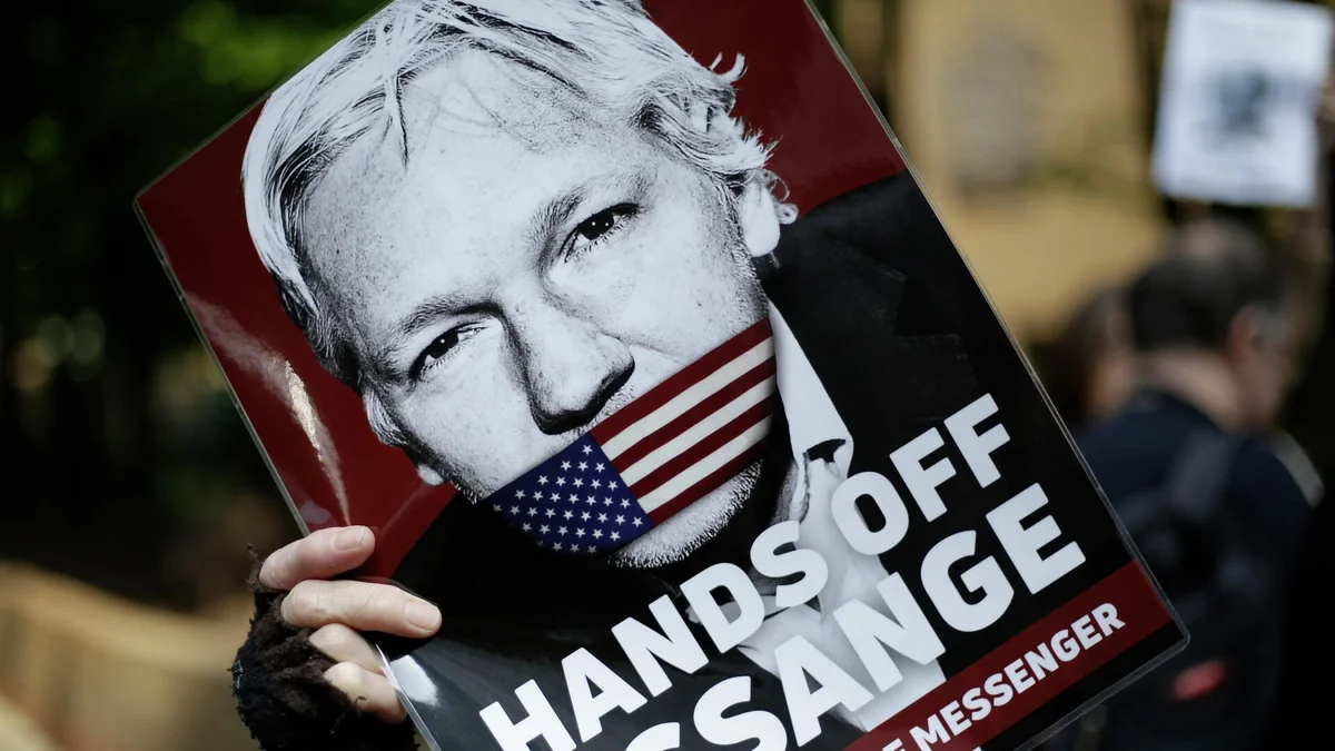 Суд в Лондоне выдал ордер на экстрадицию Ассанжа в США