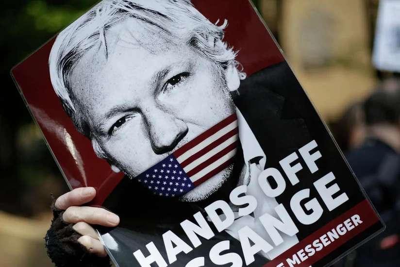 Суд в Лондоне выдал ордер на экстрадицию Ассанжа в США