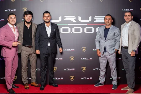 20 000-ci “Lamborghini Urus” avtomobili Bakıda sahibinə təhvil verilib