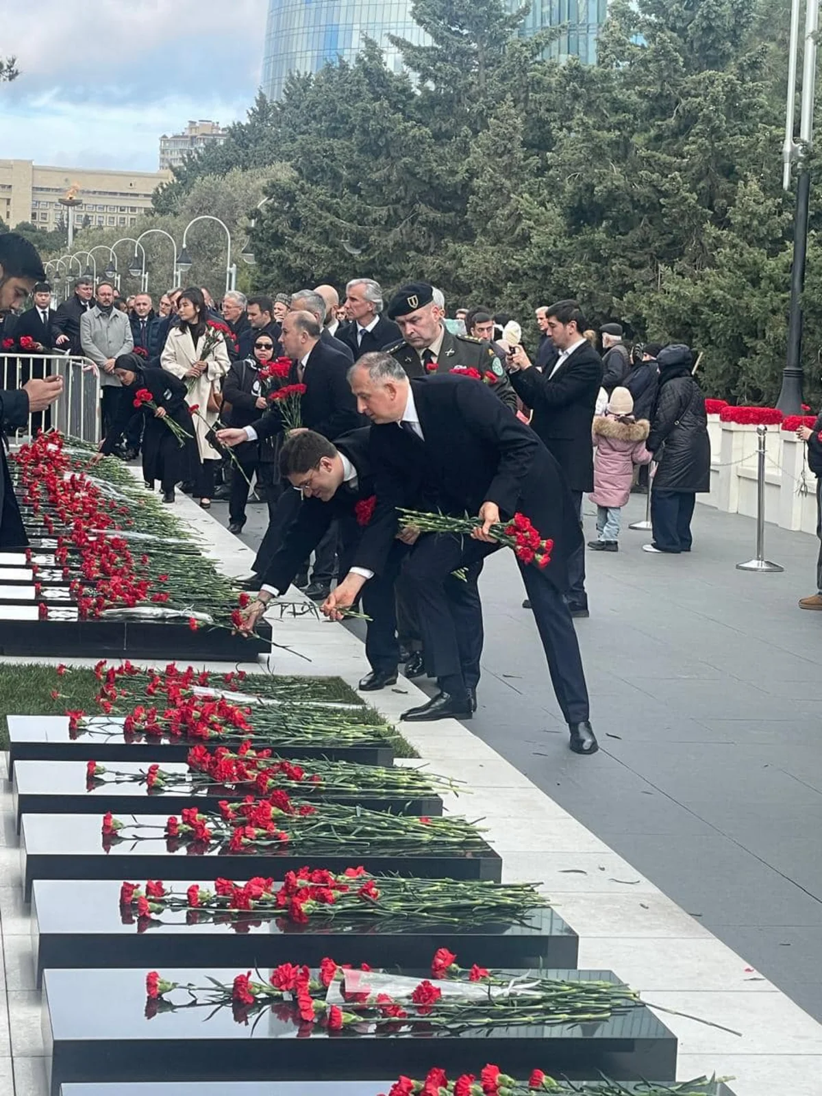 Gürcüstanın Bakıdakı səfiri Şəhidlər xiyabanını ziyarət edib