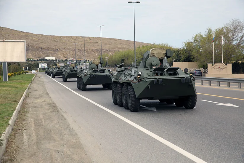 Россия поставила в Азербайджан новую партию современного оружия и военной техники - ВИДЕО