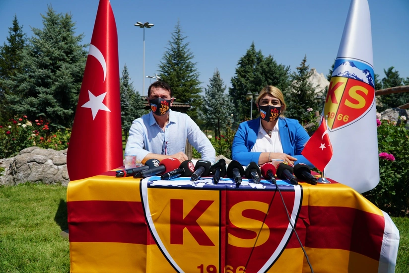 Türkiyə klubu yeni baş məşqçisi ilə 3 illik müqavilə imzaladı