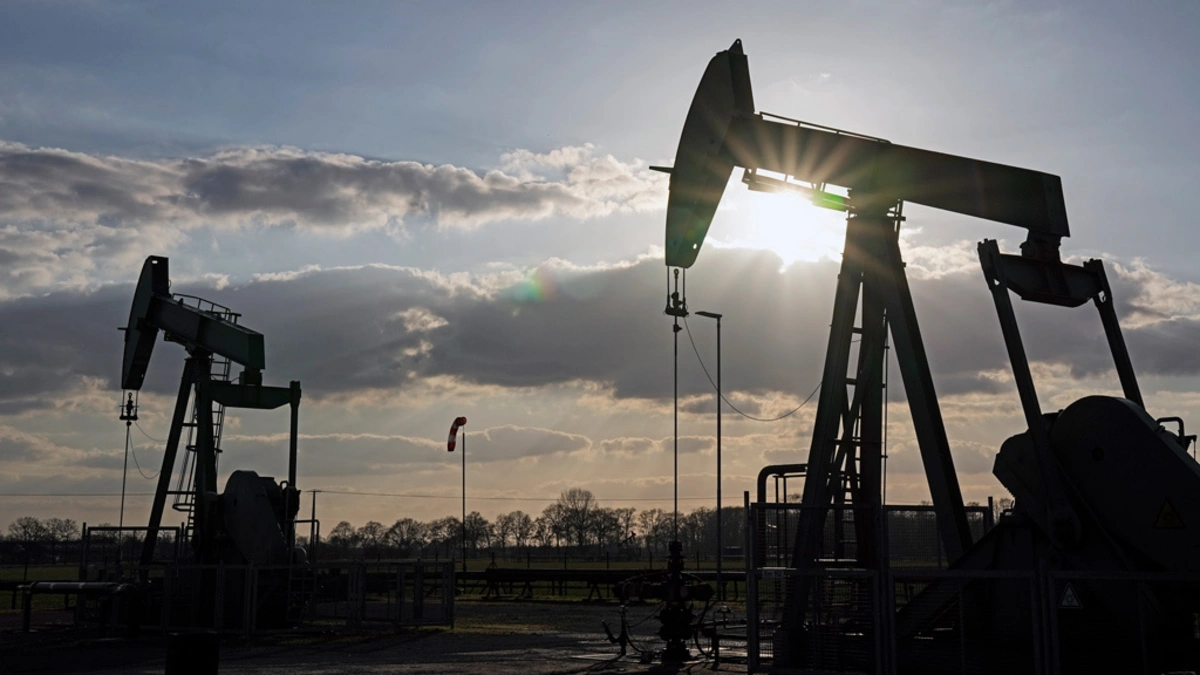 IEA: 2026-cı ildə neftə olan tələbatın artımı gündəlik 863 min barel təşkil edəcək