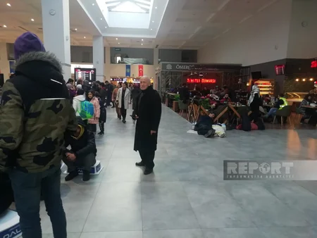 Репортаж из аэропорта в Газиантепе, принимающего помощь и спасателей 