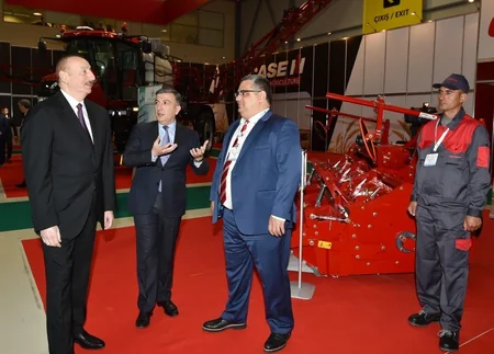 Prezident İlham Əliyev XXV Azərbaycan Beynəlxalq Qida Sənayesi və XIII Azərbaycan Beynəlxalq Kənd Təsərrüfatı sərgiləri ilə tanış olub - YENİLƏNİB