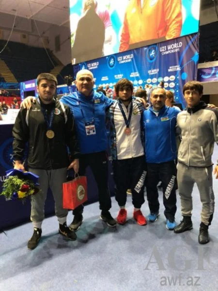 Güləşçi Şamil Zubairov ermənini məğlub edərək sonda dünya çempionu olub