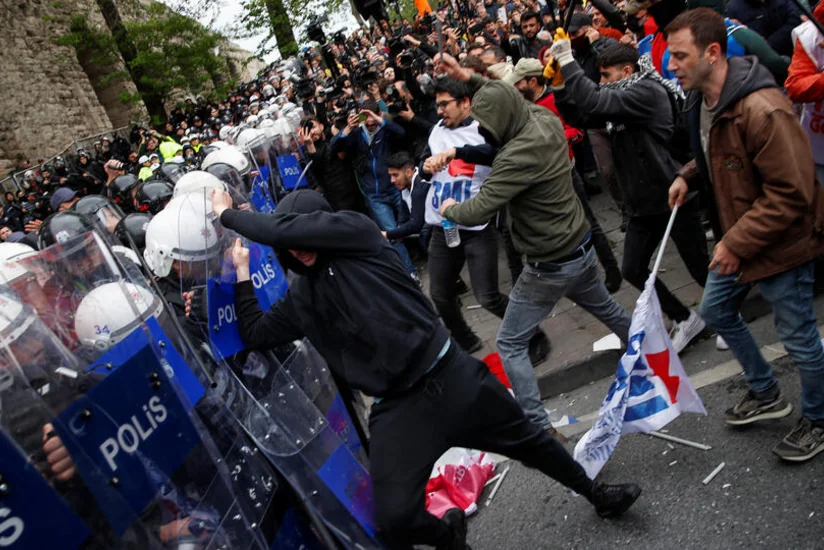 В Турции 28 полицейских пострадали в результате первомайских столкновений с манифестантами
