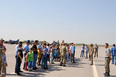 ​Məktəblilər “TurAz Qartalı - 2015” təlimlərinin qonağı olublar