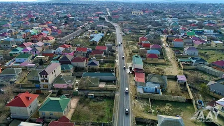 Bakının Saray qəsəbəsində Mikayıl Müşfiq küçəsi təmir edilib