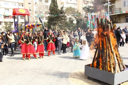 Bakının abad məhəllələrində bayram şənlikləri və konsert proqramları təşkil edilir