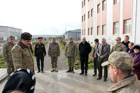 Bu gün bütün hərbi hissələrdə “Açıq qapı” günü keçirilib