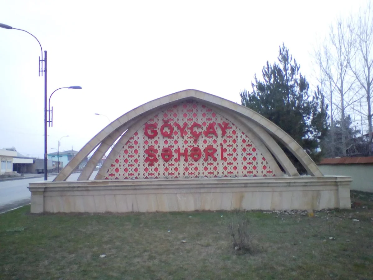 Göyçayda əsən güclü külək su və elektrik təchizatında problemlər yaradıb