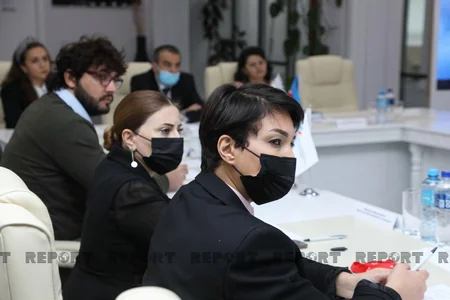 Monitorinq Mərkəzi Televiziyaların dili monitorinq aynasında adlı tədbir keçirib