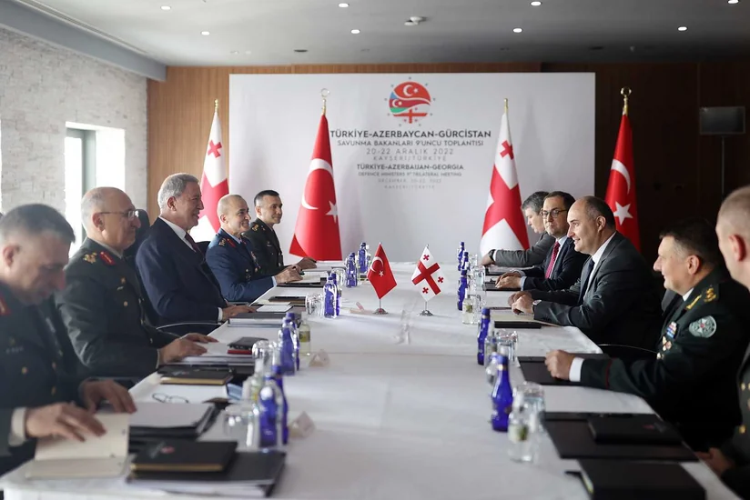 Türkiyə və Gürcüstanın müdafiə nazirləri görüşüb
