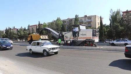 Bakının daha bir prospektində təmir işləri aparılır