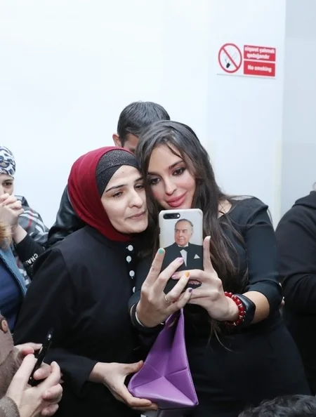 Вице-президент Фонда Гейдара Алиева Лейла Алиева встретилась с детьми, лечащимися в Институте гематологии и трансфузиологии