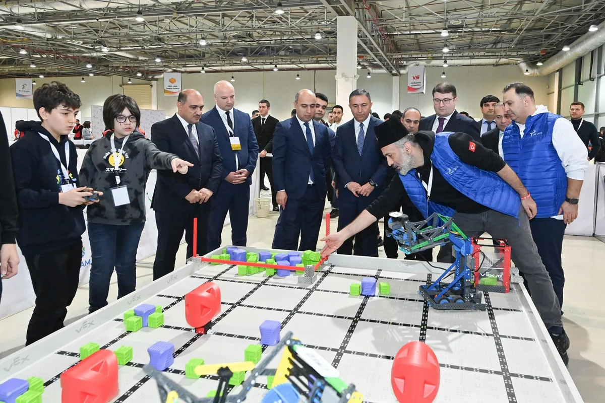 SAF 2023-ün üçüncü günündə dövlət rəsmiləri yarışları izləyiblər 