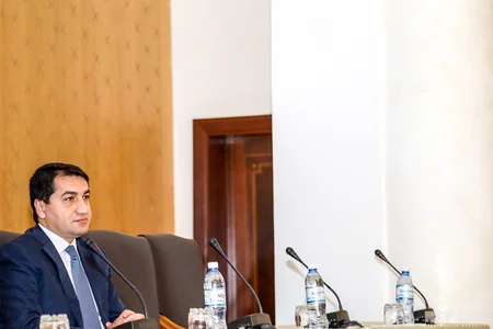 Gənc diplomatlar hərəkat yaradıblar - FOTOLAR