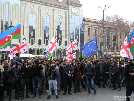 С совместной акции протеста азербайджанцев и грузин против установления бюста армянскому террористу - ФОТОРЕПОРТАЖ
