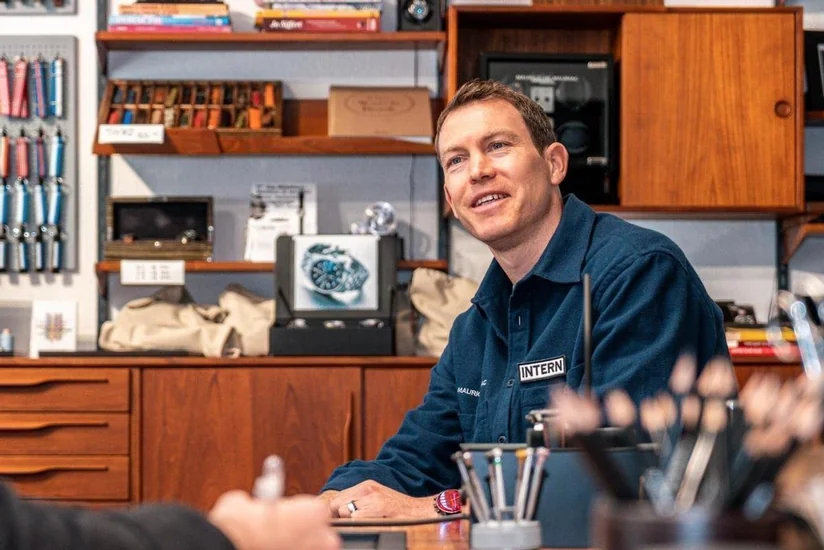 Tanınmış futbolçu zavodda işə başladı