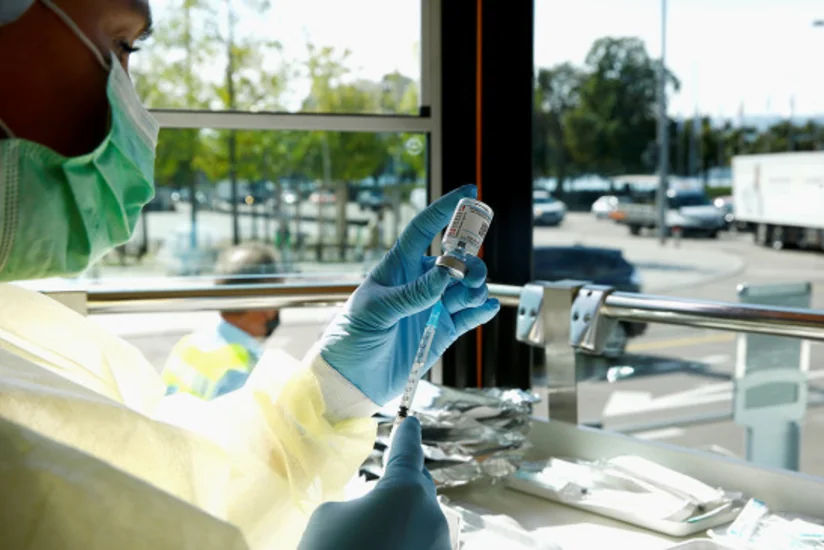 В Швейцарии продлили бесплатную вакцинацию от коронавируса до конца 2023 года