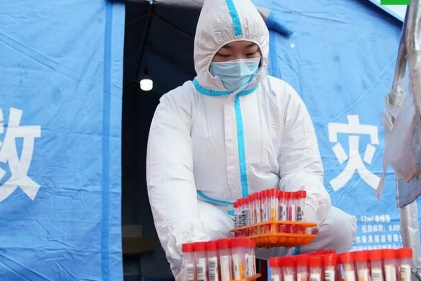 Ученый: COVID-19 мог эволюционировать в теле китайского шахтера в 2012 году