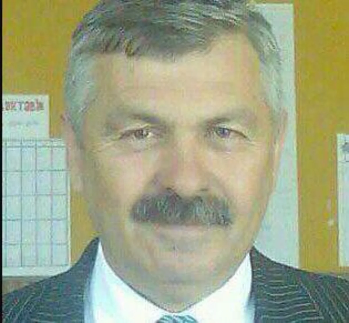 Qaxda məktəb direktoru qəzaya düşərək xəsarət alıb