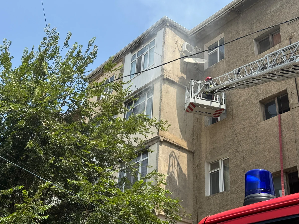 Sumqayıtda mənzildə yanğın baş verib