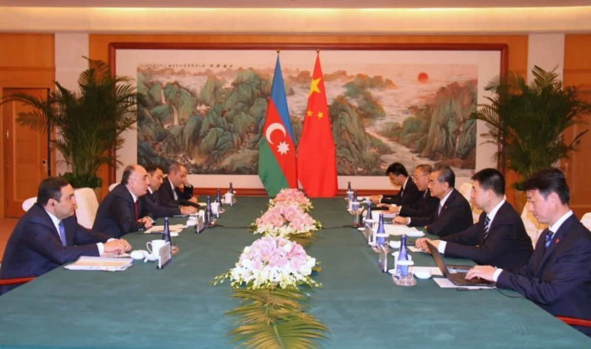 Elmar Məmmədyarov Çinin xarici işlər naziri Van İ ilə görüşüb