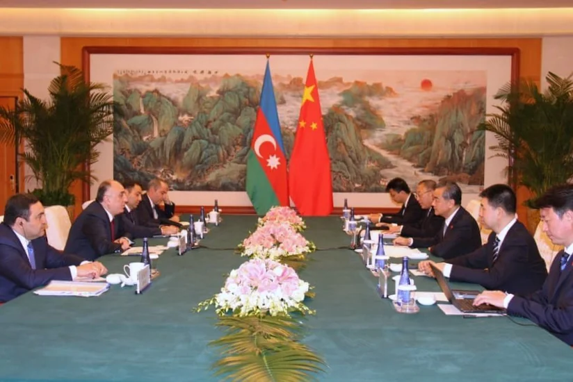 Elmar Məmmədyarov Çinin xarici işlər naziri Van İ ilə görüşüb