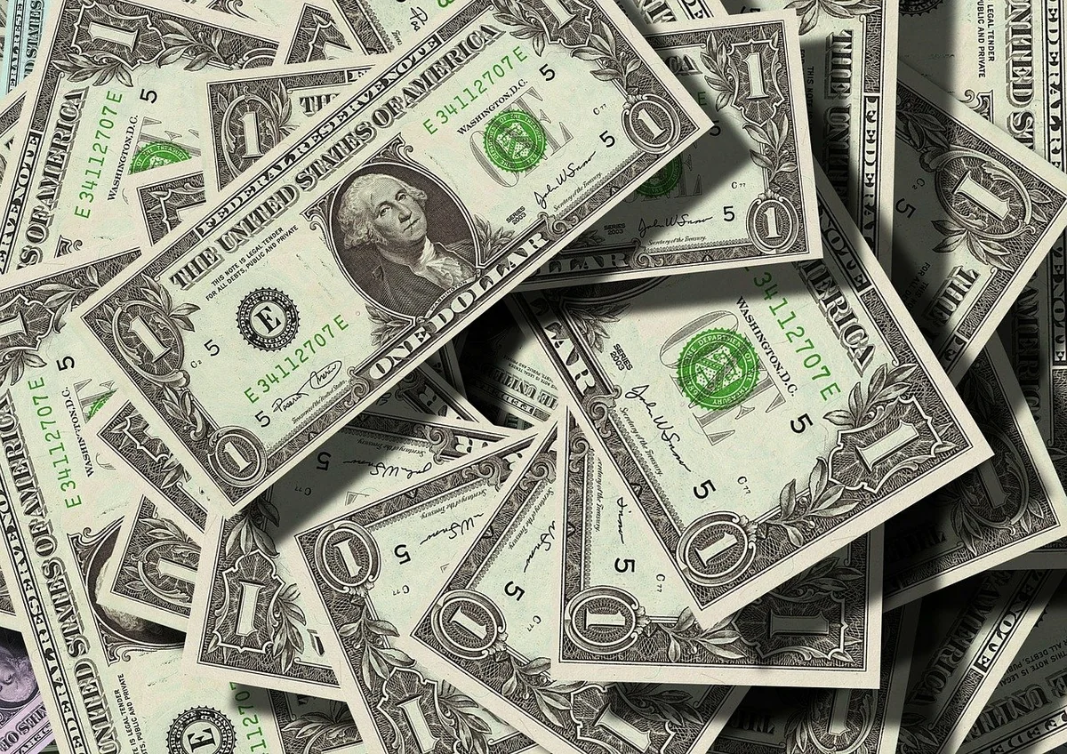 Rusiyanın beynəlxalq ehtiyatları daha 11 milyard dollar azalıb