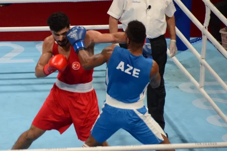 Tokio-2020: Azərbaycan boksçusu yarımfinala yüksəlib