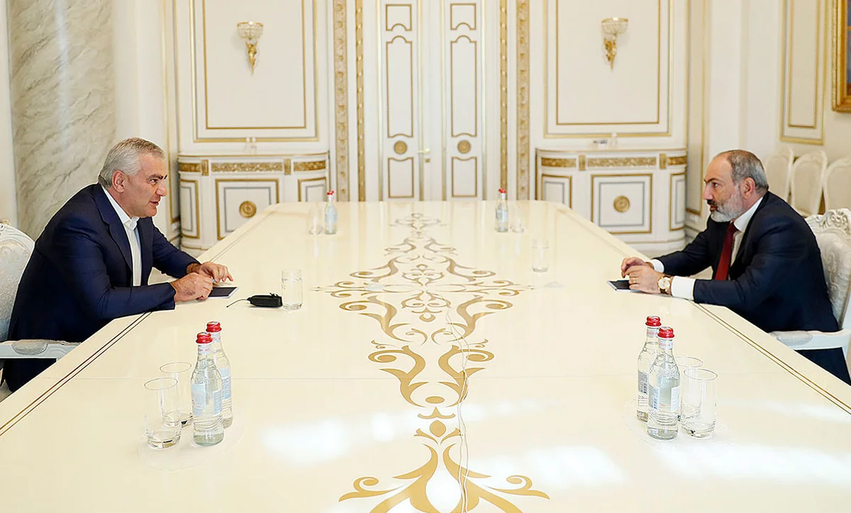 Satışa çıxarılan Ermənistan - dəllallıq edən rusiyalı erməni iş adamı