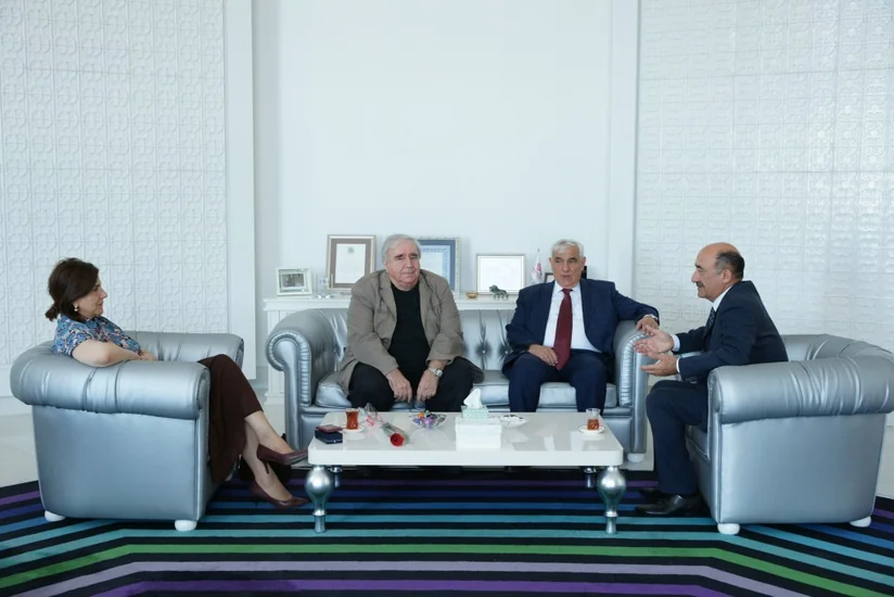 Ramiz Rövşənə Xalq şairi, Kamal Abdullaya “Xalq yazıçısı” fəxri adları təqdim olunub