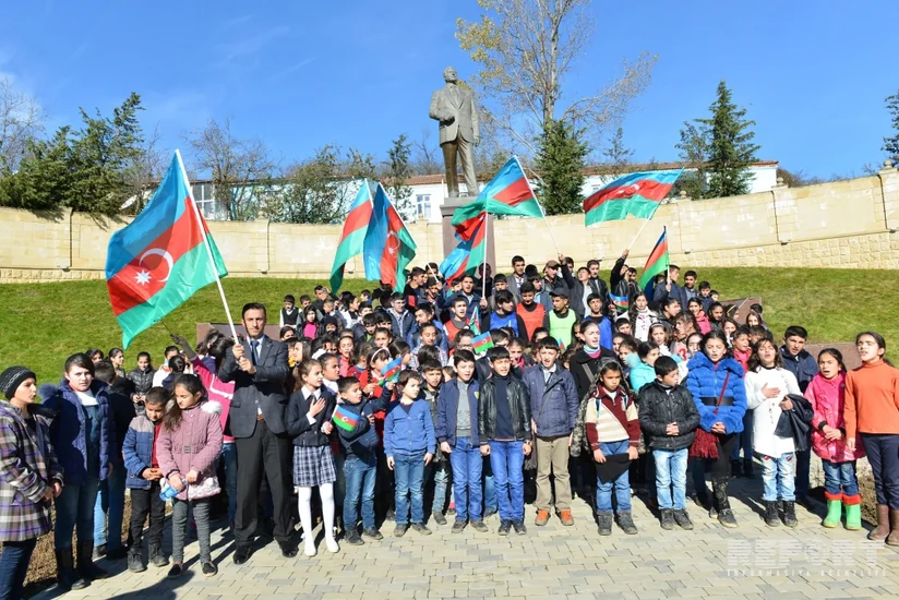 Lerikdə Bayraq Günü münasibəti ilə veloyürüş keçirilib - FOTO