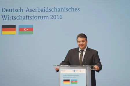 Prezident İlham Əliyev Berlində Azərbaycan-Almaniya İqtisadi Forumunun açılışında iştirak edib